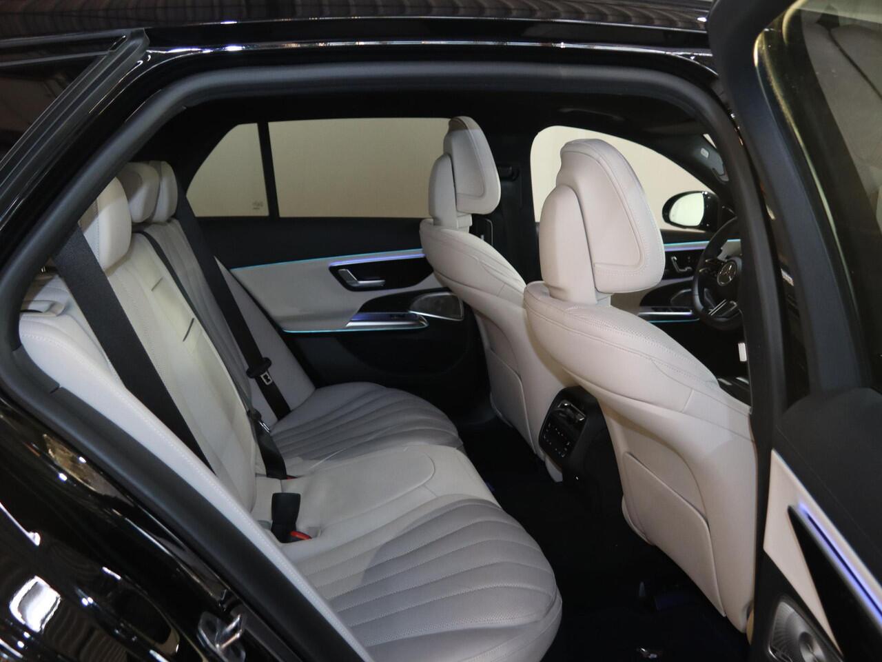 Mercedes-Benz E-estate 300e Sport Edition | Panoramaschuifdak | Premium Plus | Night | Rijassistentiepakket Plus | Stoelventilatie/-verwarming voor