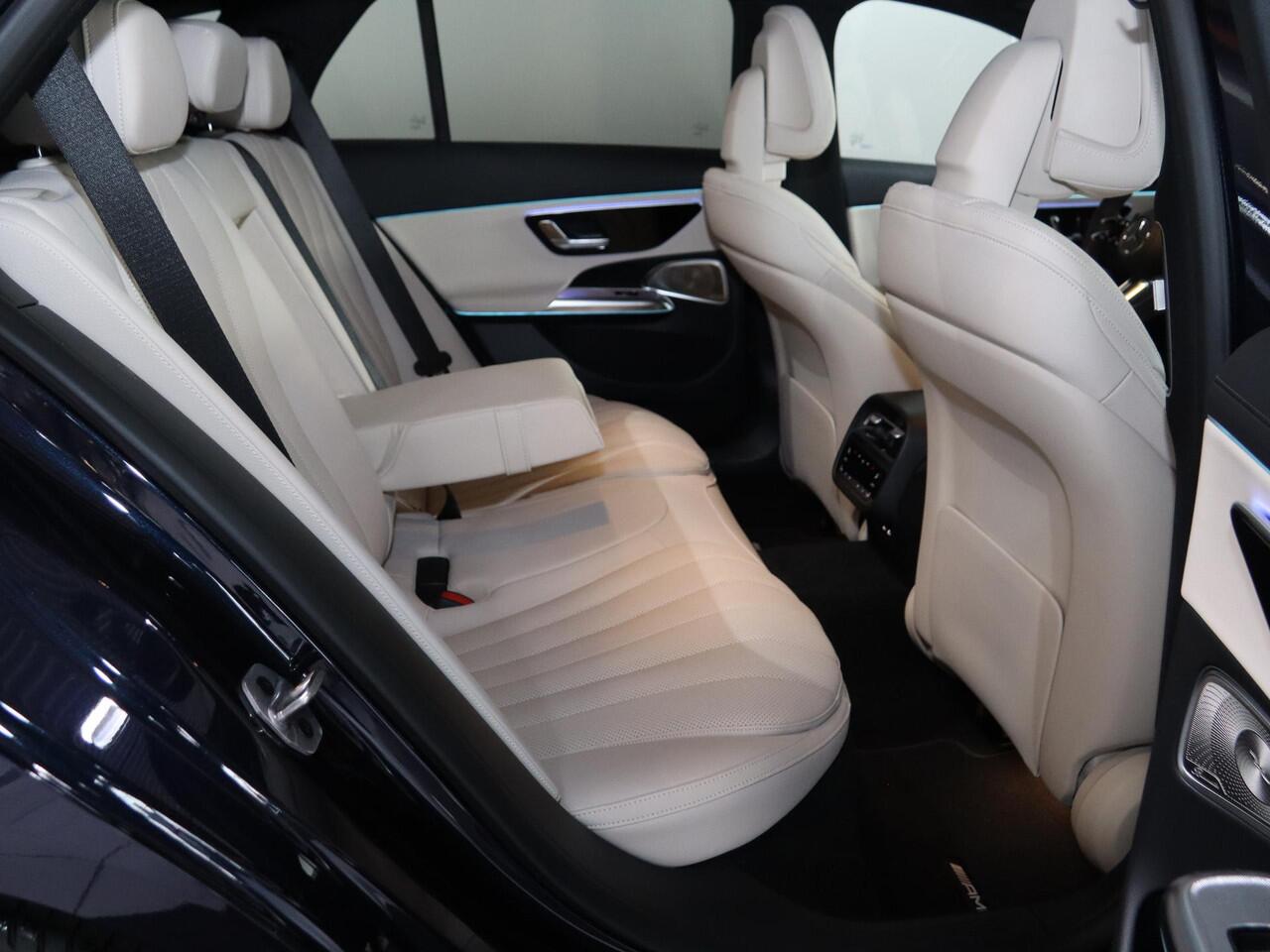 Mercedes-Benz E-estate 300e AMG Line Sport Edition | Night | Superscreen | Panoramadak | Rijassistentiepakket | Burmester | 360 camera | Stoelverwarming/ventilatie |