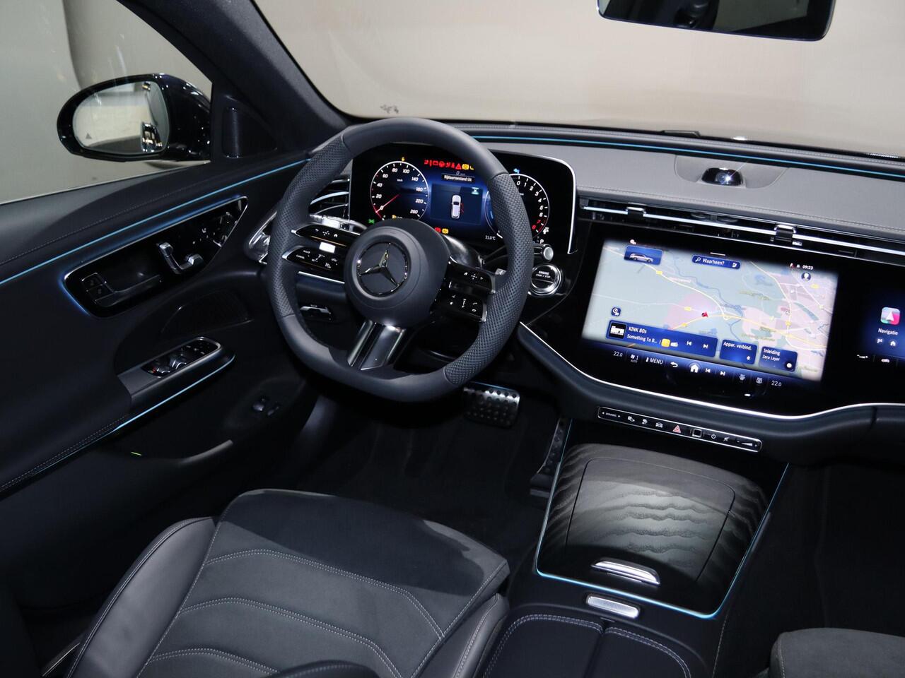 Mercedes-Benz E-estate 300e Sport Edition | Panoramaschuifdak | Trekhaak | 360° camera | DIGITAL Light | Superscreen | 20" AMG velgen | Stoelverwarming voor |