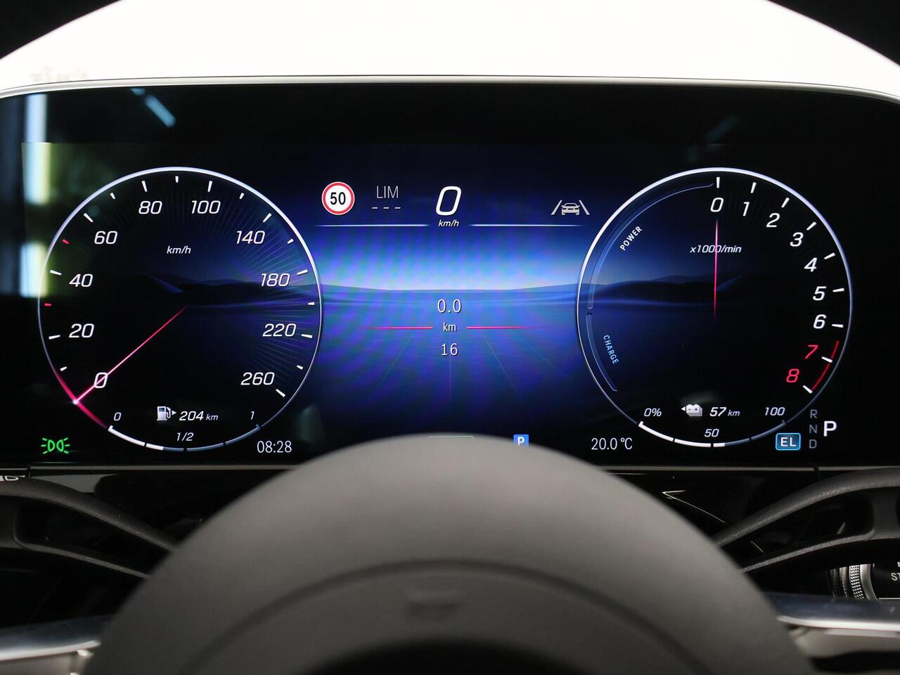 Mercedes-Benz E-estate 300e Sport Edition | Panoramaschuifdak | Trekhaak | 360° camera | DIGITAL Light | Superscreen | 20" AMG velgen | Stoelverwarming voor |