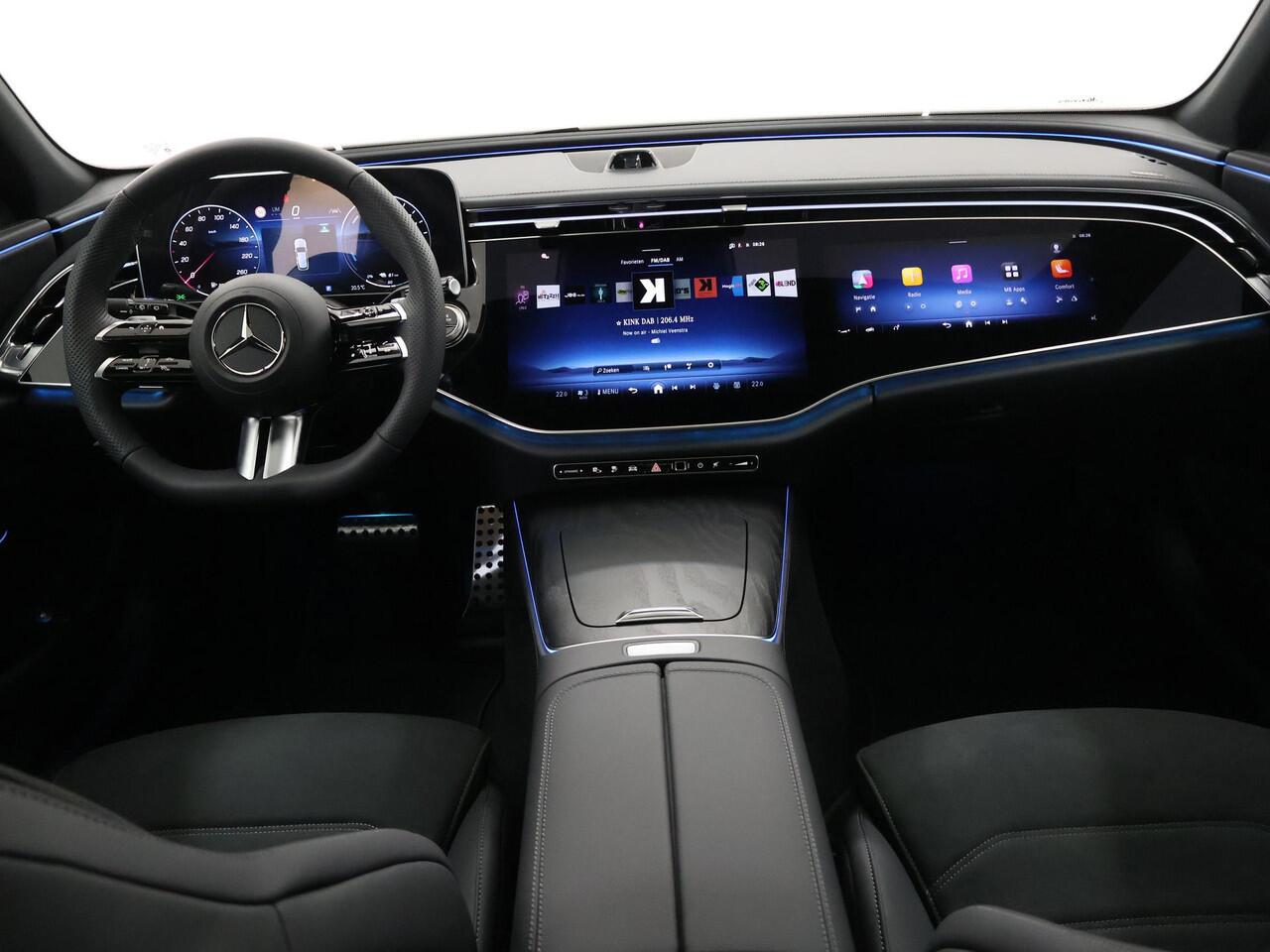 Mercedes-Benz E-estate 300e Sport Edition | Panoramaschuifdak | Trekhaak | 360° camera | DIGITAL Light | Superscreen | 20" AMG velgen | Stoelverwarming voor |