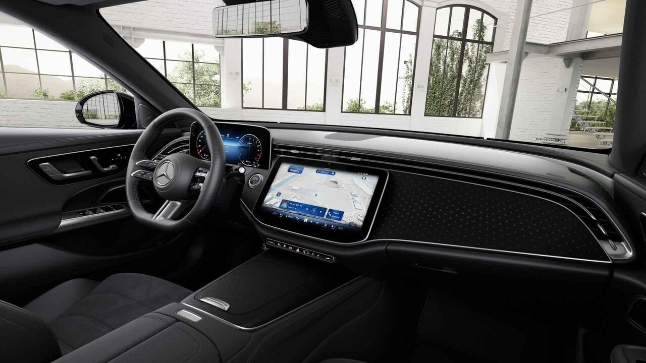 Mercedes-Benz E-estate 300 de AMG Line | Luchtvering | AMG | Panoramadak | Trekhaak | Burmester | Memory | 20 inch |