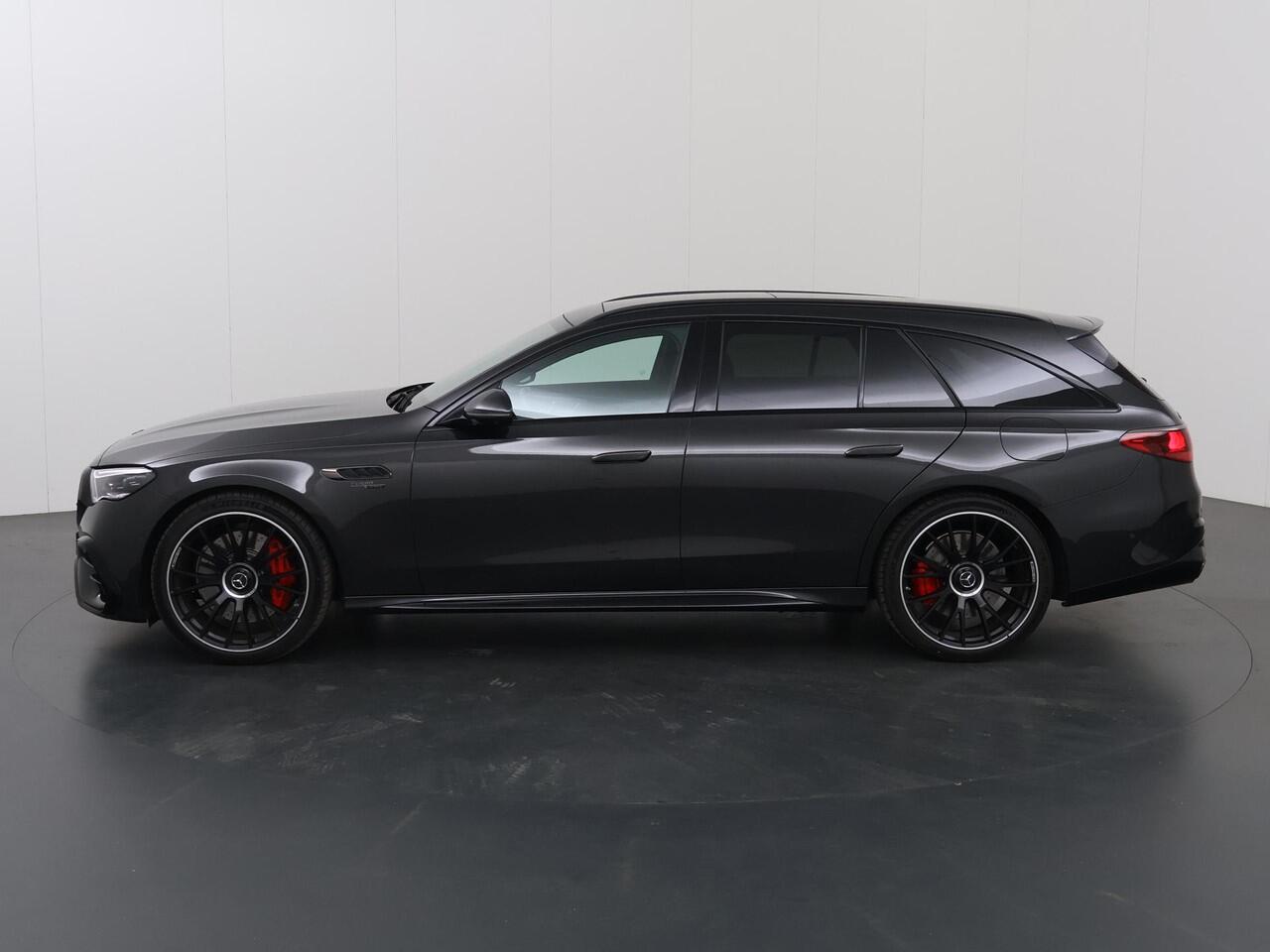 Mercedes-Benz E-estate AMG 53 4MATIC+ | Premium plus | Superscreen | Carbon exterieur | Massage | Carbon interieur | Night pakket 1 en 2 | 21 inch |