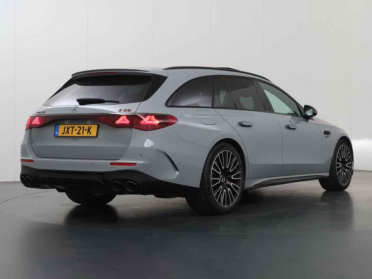 Mercedes-Benz E-estate AMG 53 4MATIC+ | Night | AMG performance stoelen | AMG dynamic plus pakket | Panoramadak | Superscreen | Trekhaak | Premium plus | Burmester |