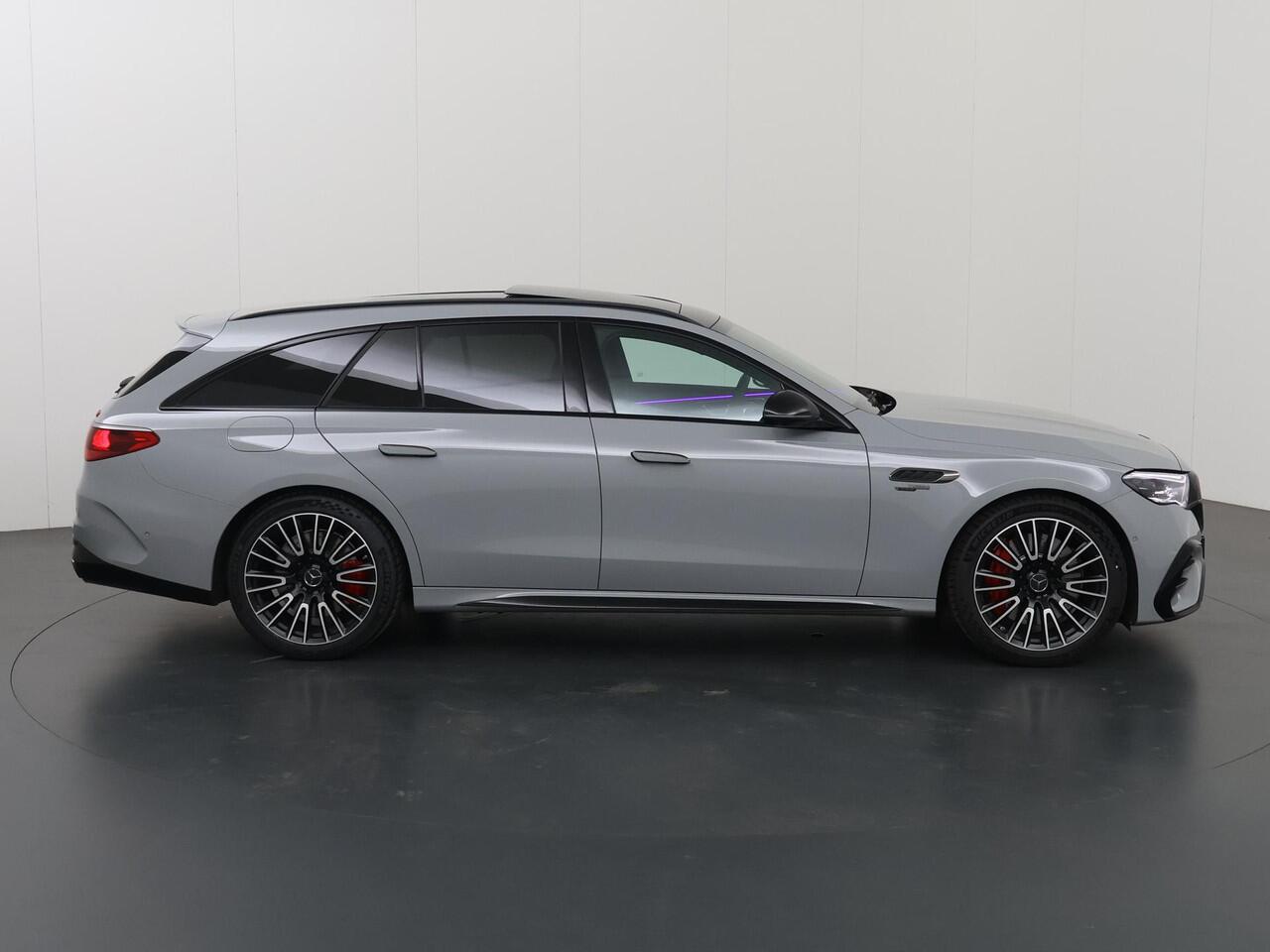 Mercedes-Benz E-estate AMG 53 4MATIC+ | Night | AMG performance stoelen | AMG dynamic plus pakket | Panoramadak | Superscreen | Trekhaak | Premium plus | Burmester |
