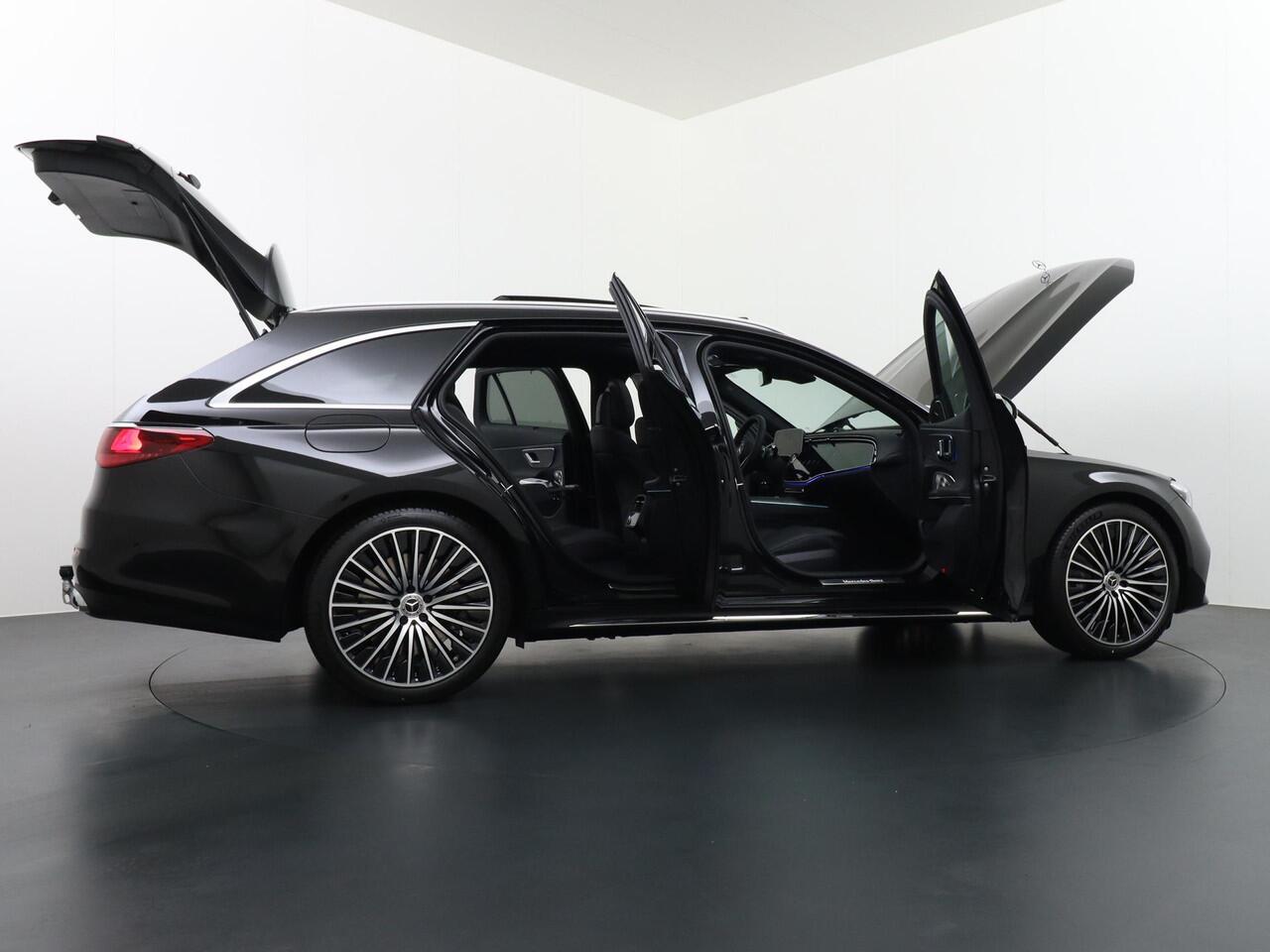 Mercedes-Benz E-estate 300 e Exclusive Line | Superscreen | Multicontourstoelen Voorin | Luchtvering | Panorama - Schuifdak | Trekhaak Wegklapbaar | Head-Up Display | Burmester 4D Surround Sound