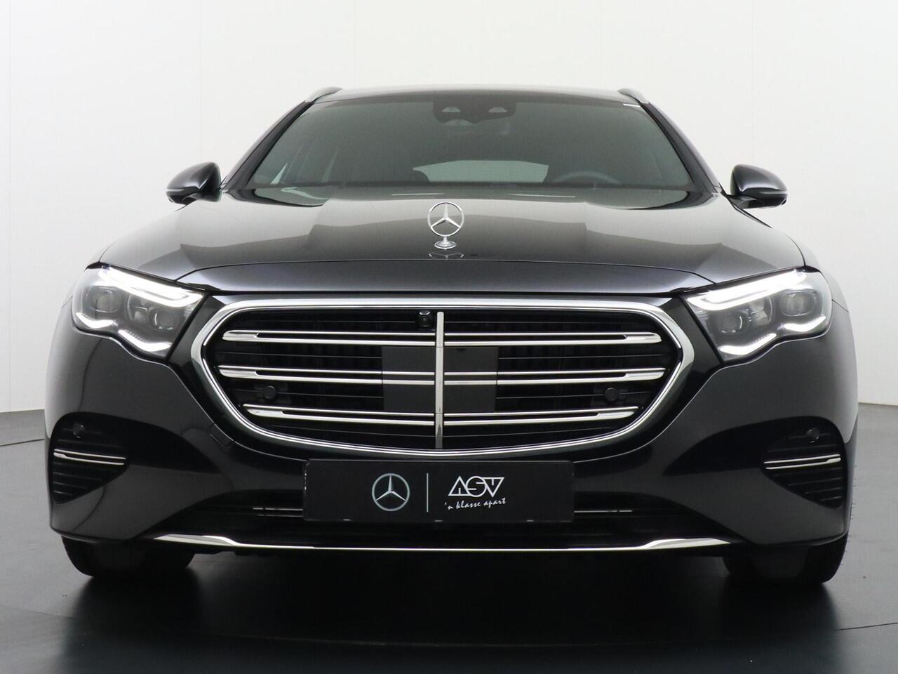 Mercedes-Benz E-estate 300 e Exclusive Line | Superscreen | Multicontourstoelen Voorin | Luchtvering | Panorama - Schuifdak | Trekhaak Wegklapbaar | Head-Up Display | Burmester 4D Surround Sound