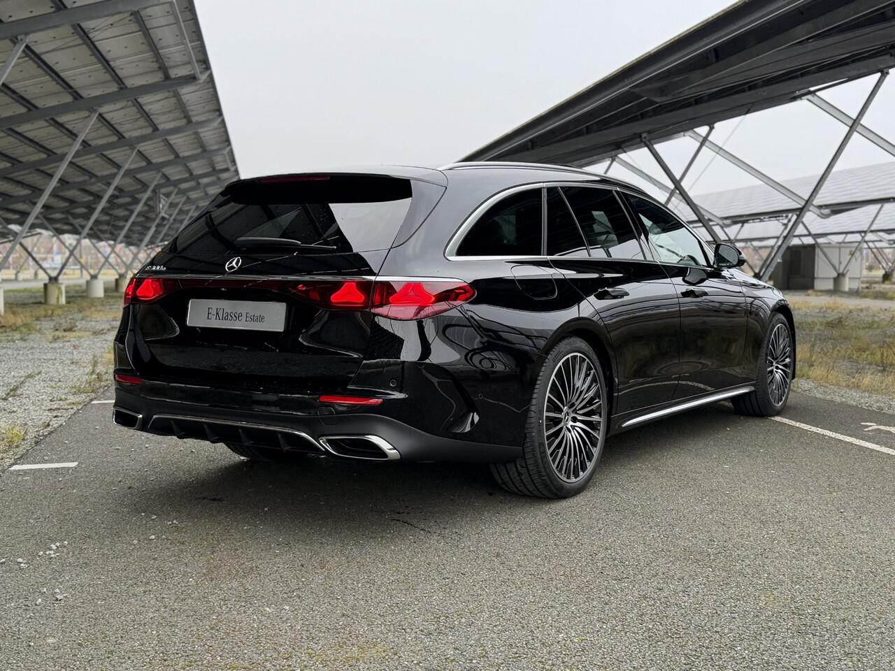 Mercedes-Benz E-estate 300e Sport Edition | Panoramaschuifdak | Trekhaak | Premium Pakket | 360°-camera | MBUX Superscreen | Burmester |