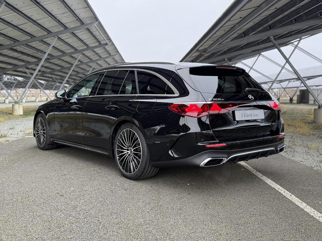 Mercedes-Benz E-estate 300e Sport Edition | Panoramaschuifdak | Trekhaak | Premium Pakket | 360°-camera | MBUX Superscreen | Burmester |