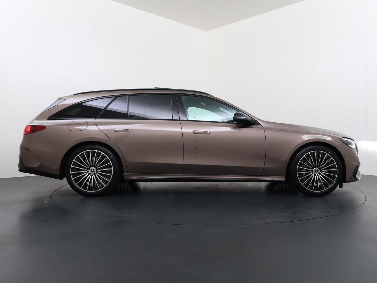 Mercedes-Benz E-estate 300 e Business Solution AMG | Night Pakket | Trekhaak | Panoramadak | 360° Camera | Augmented Reality voor Navigatie | DISTRONIC Afstandsassistent | Dodehoekassistent | Verkeersbordassistent | DIGITAL LIGHT | Elektrisch Verstelbare Stoelen + Memory | Stoe