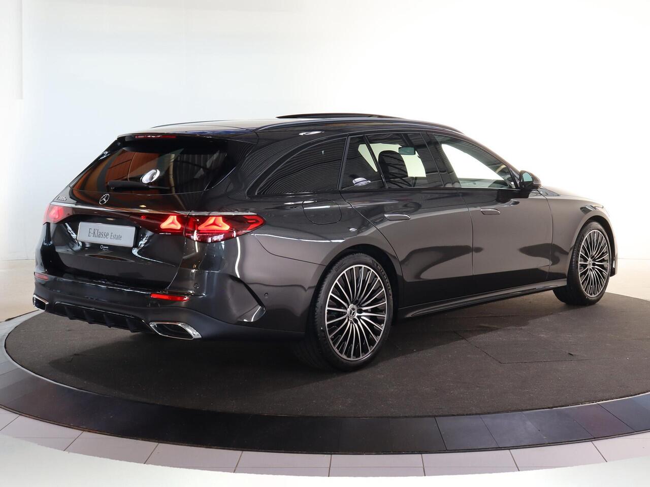 Mercedes-Benz E-estate 300e Business Solution AMG | Panoramaschuifdak | Trekhaak | Comfortpakket Plus | AMG-Line | WinterPakket |
