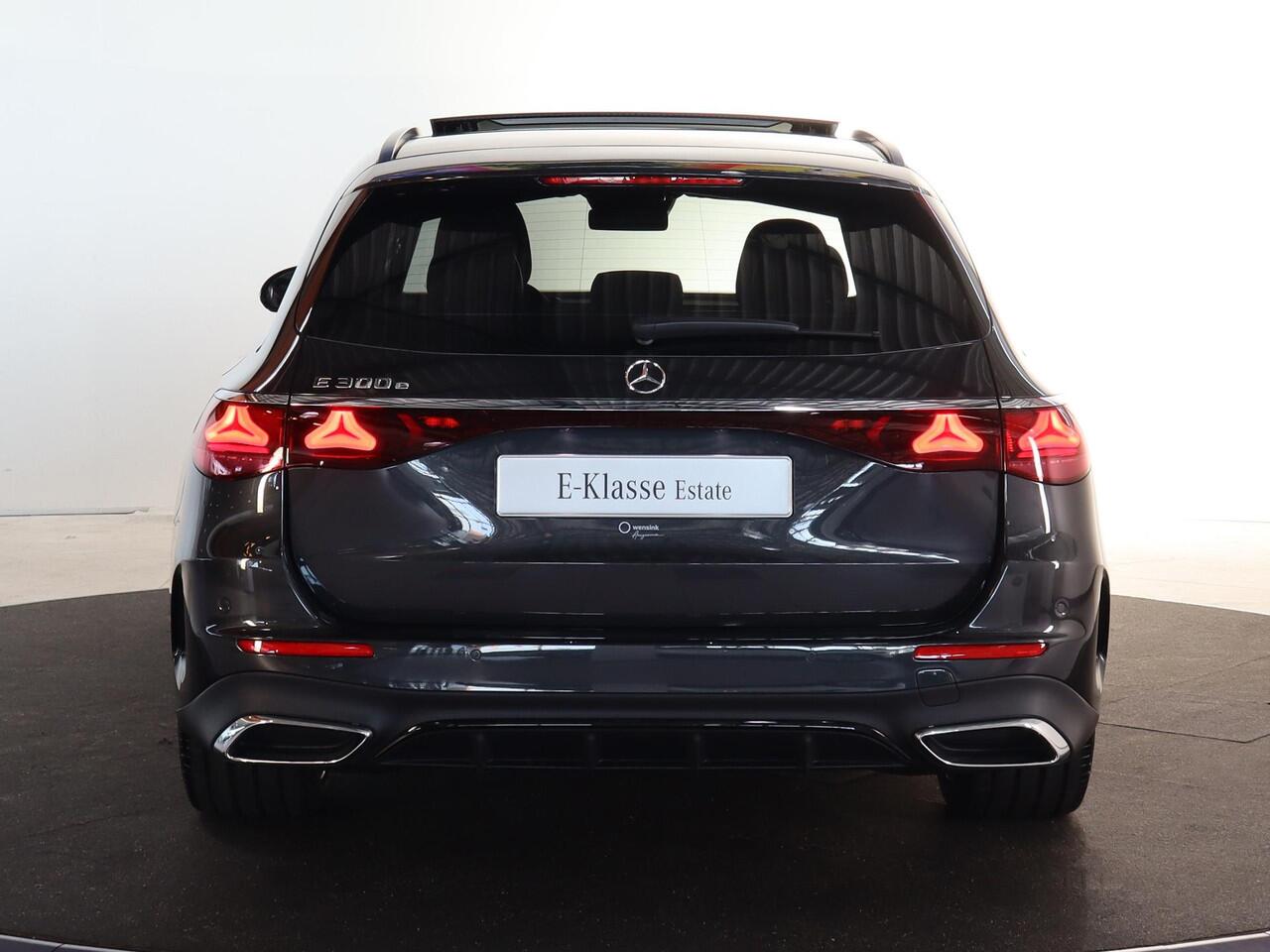 Mercedes-Benz E-estate 300e Business Solution AMG | Panoramaschuifdak | Trekhaak | Comfortpakket Plus | AMG-Line | WinterPakket |