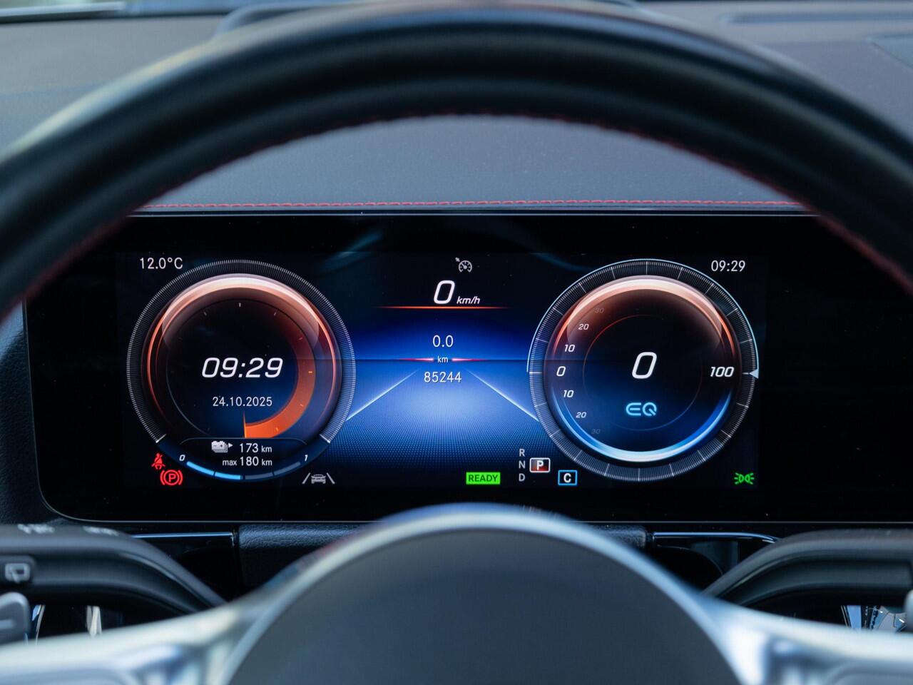 Mercedes-Benz EQA 250 Business Solution AMG 67 kWh Panorama dak | Trekhaak