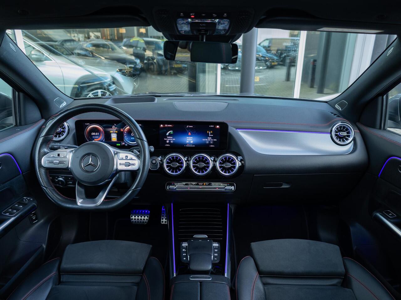 Mercedes-Benz EQA 250 Business Solution AMG 67 kWh Panorama dak | Trekhaak