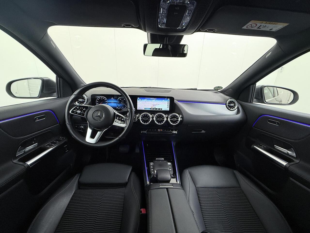Mercedes-Benz EQA 250 Business Solution Luxury 67 kWh Navigatie Camera Stoelverwarming