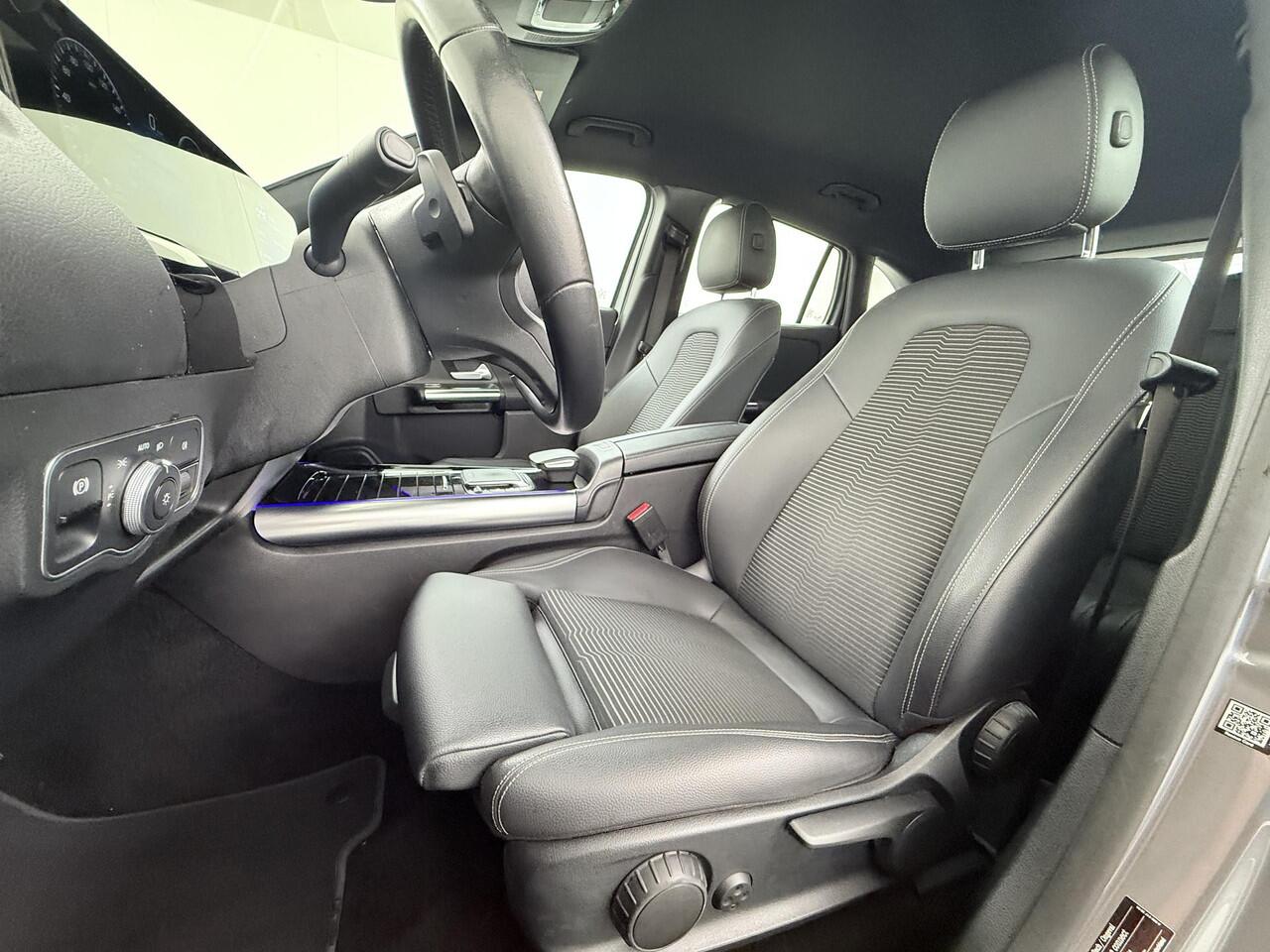 Mercedes-Benz EQA 250 Business Solution Luxury 67 kWh Navigatie Camera Stoelverwarming