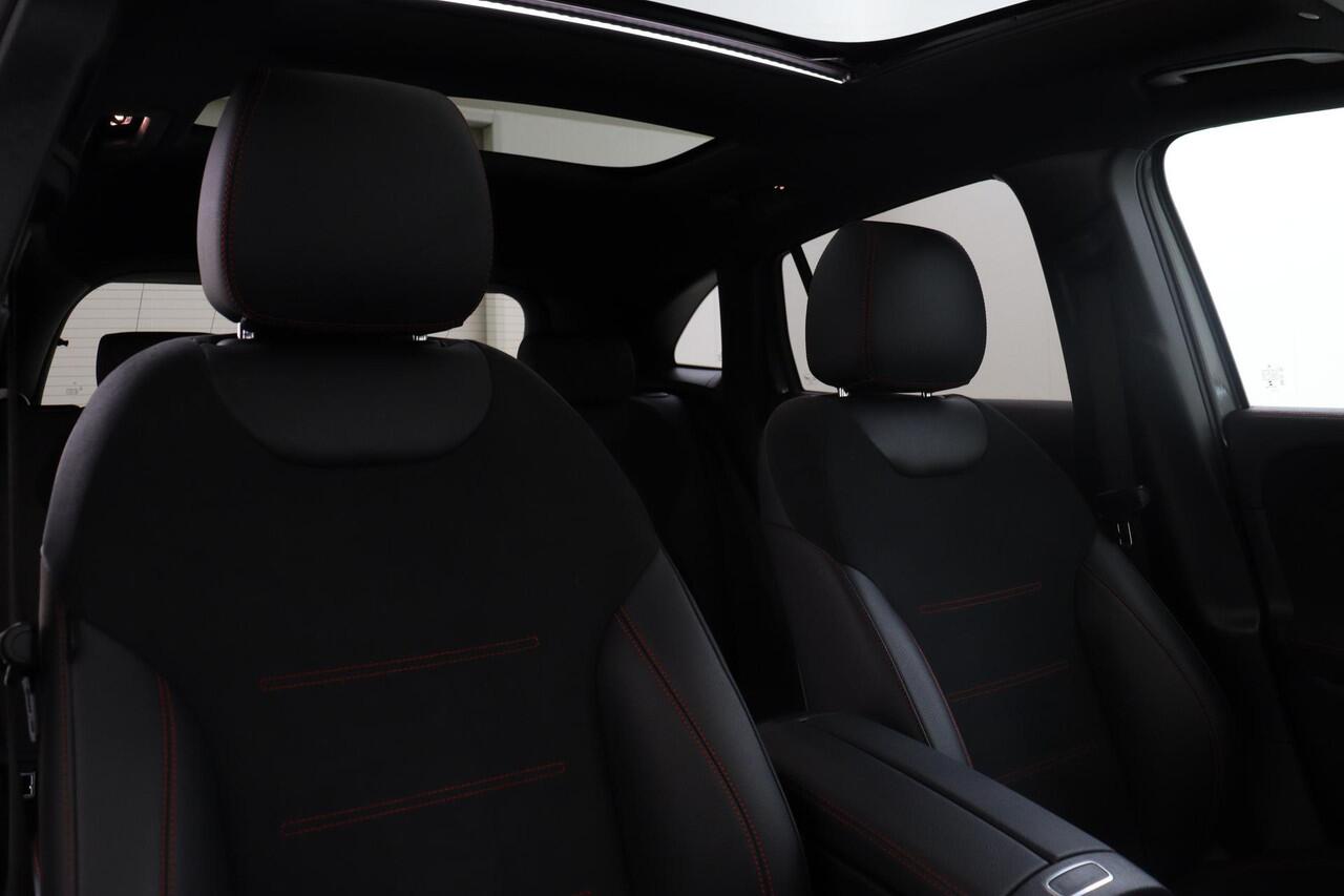 Mercedes-Benz EQA 250 BUSINESS SOLUTION AMG 67 kWh -PANO.DAK|CARPLAY|20"|KEYLESS|STOELVERW.|DODEHOEK|PRIVACY.GLAS