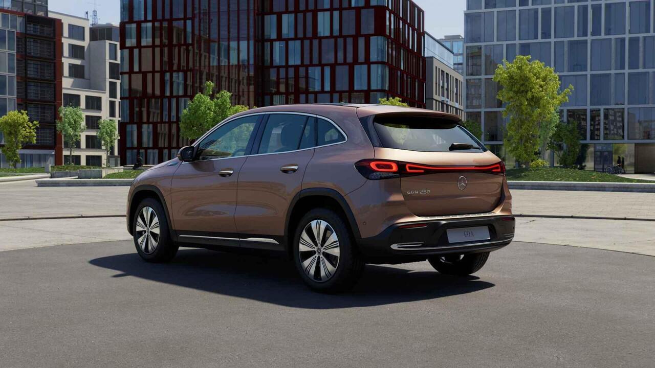 Mercedes-Benz EQA 250 Business Solution Luxury 67 kWh | Burmester | Panoramadak | Headup | Memory | Keyless | 360 graden camera | Stoelverwarming |