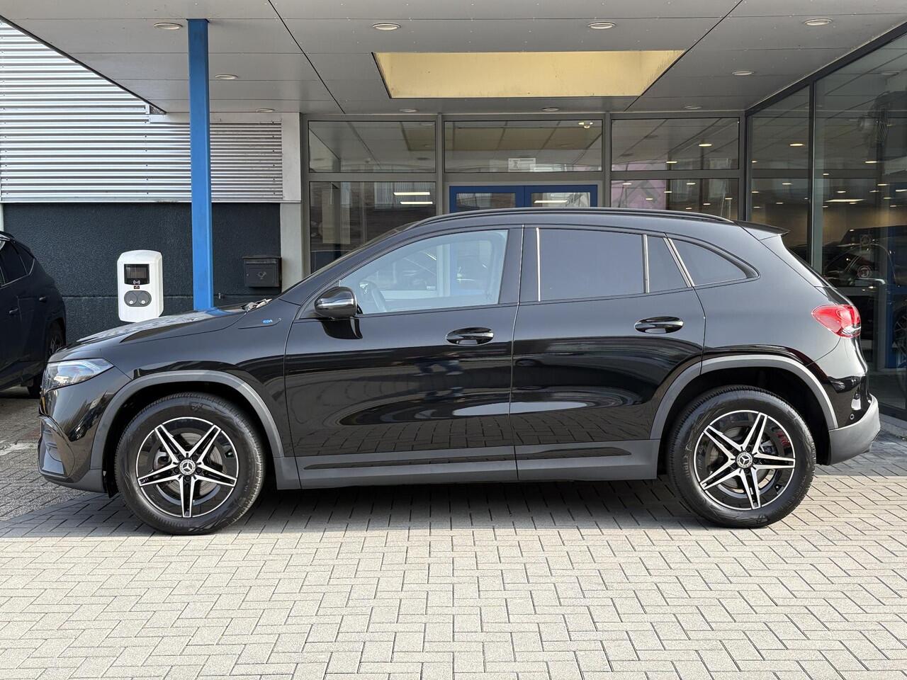 Mercedes-Benz EQA 250 Business Solution AMG 67 kWh | 42500 km | Stoelverwarming | Dodehoeksensoren | Camera |