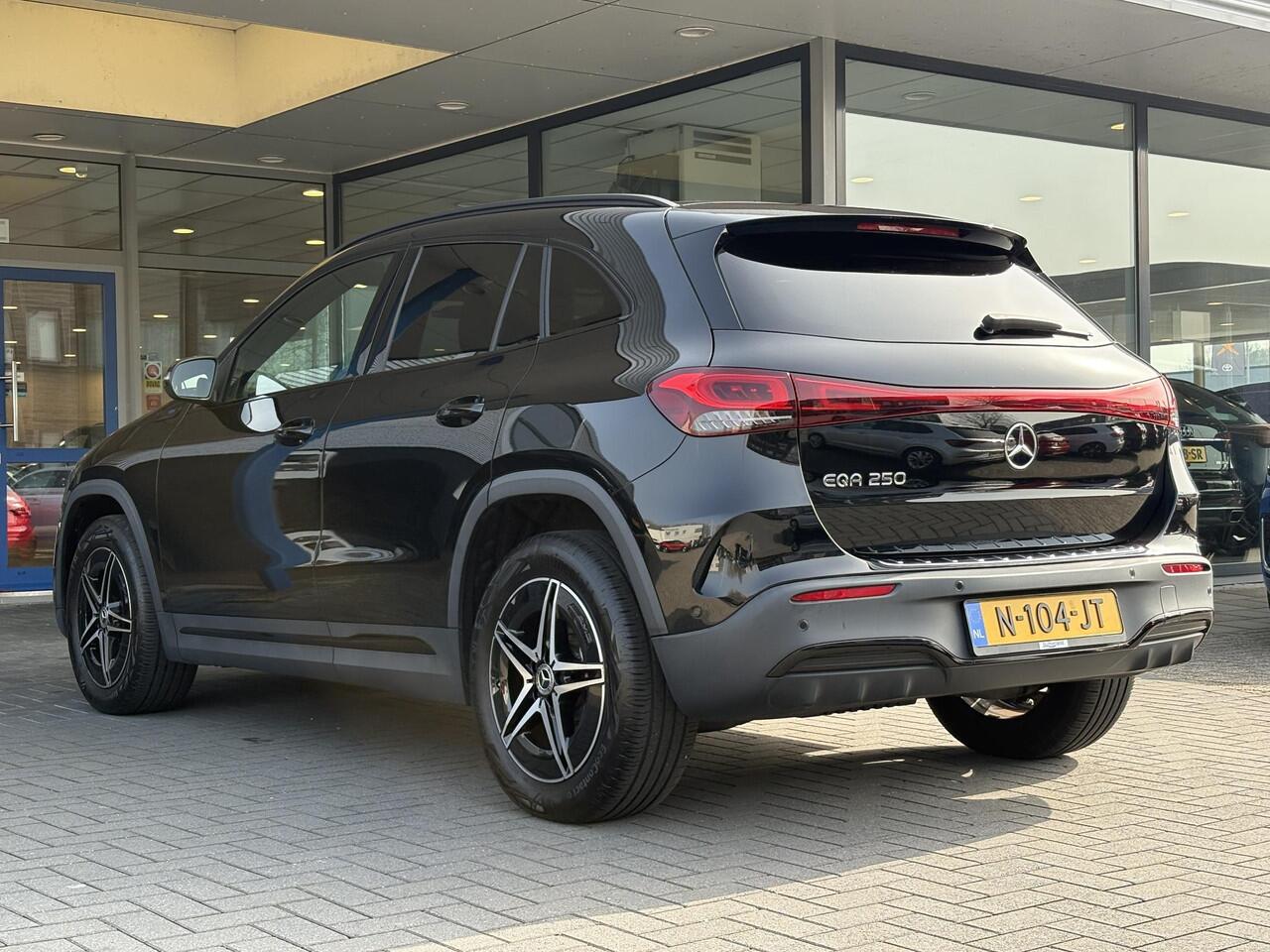 Mercedes-Benz EQA 250 Business Solution AMG 67 kWh | 42500 km | Stoelverwarming | Dodehoeksensoren | Camera |