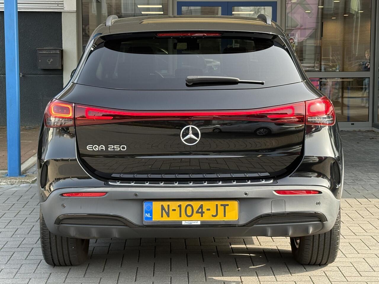 Mercedes-Benz EQA 250 Business Solution AMG 67 kWh | 42500 km | Stoelverwarming | Dodehoeksensoren | Camera |
