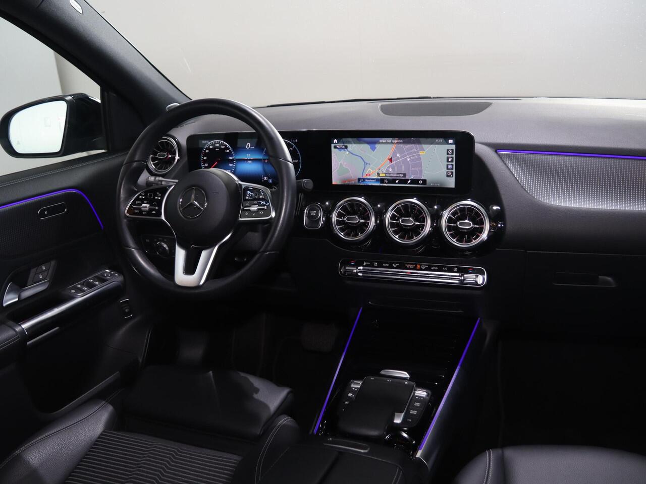 Mercedes-Benz EQA 250 67 kWh | Panoramadak | Stoelverwarming | Getint glas |