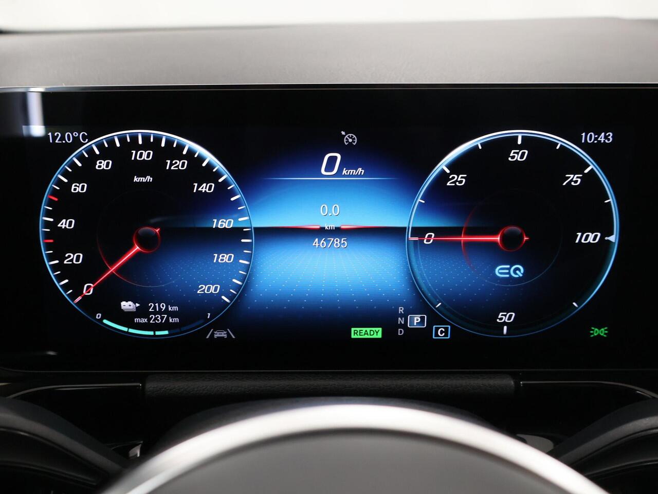 Mercedes-Benz EQA 250 Luxury Line 67 kWh | Panoramadak | Sfeerverlichting | Elektrische achterklep | Achteruitrijcamera |