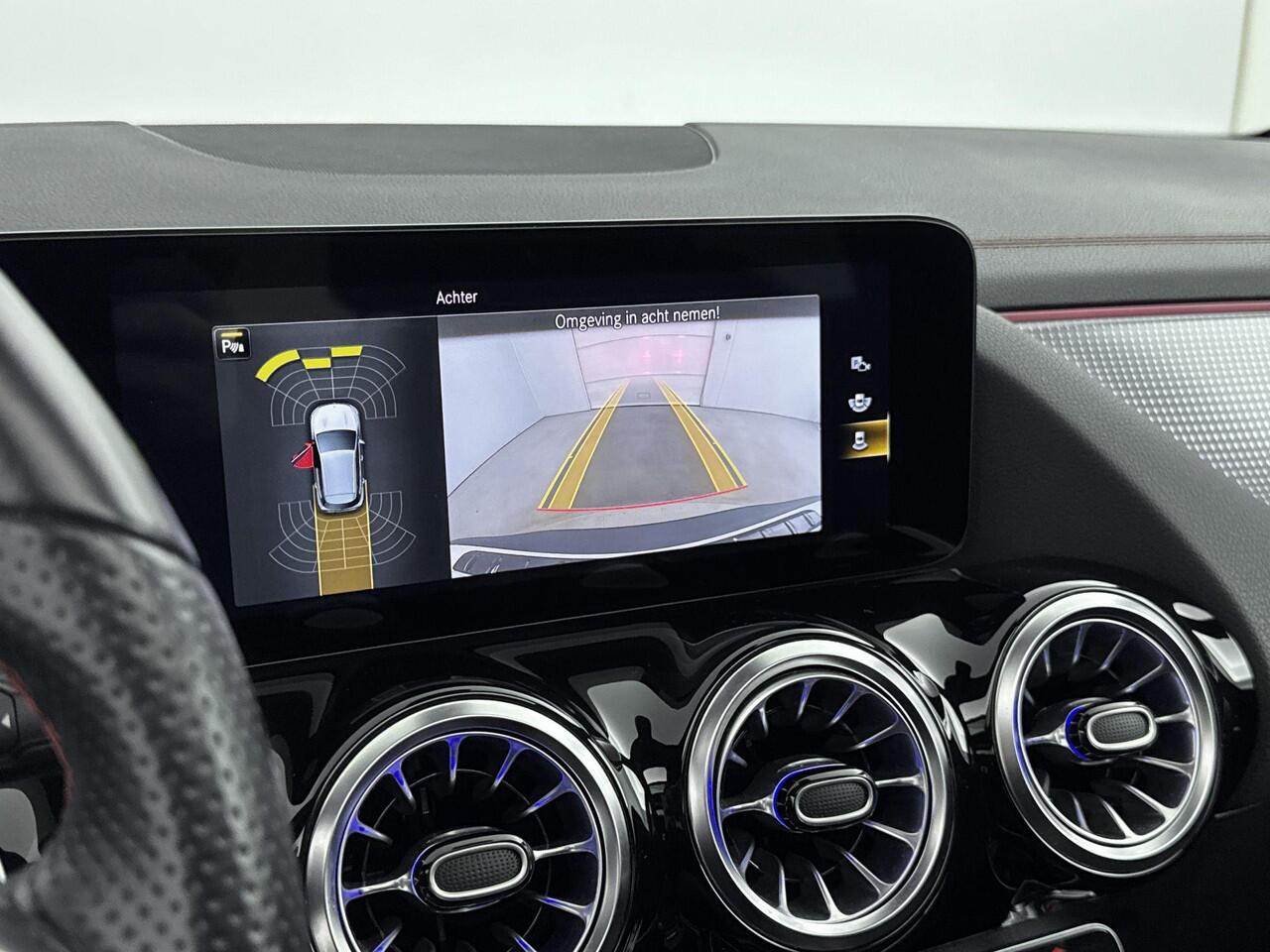 Mercedes-Benz EQA 250 Business Solution AMG 67 kWh 190PK | SOH 97,32% | Schuif-/Kanteldak | 20'' Inch Velgen | Stoelverwarming | Half-Lederen Bekleding | Navigatie | Achteruitrijcamera | Dodehoekdetectie