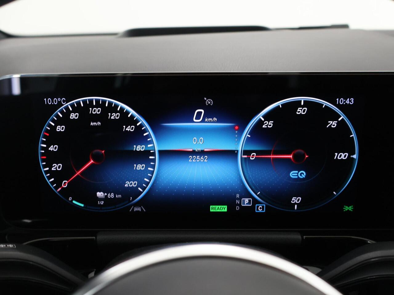 Mercedes-Benz EQA 250 Business Solution Luxury 67 kWh Head Up | Originele trekhaak | Memory pack | Panorama | 360* Camera