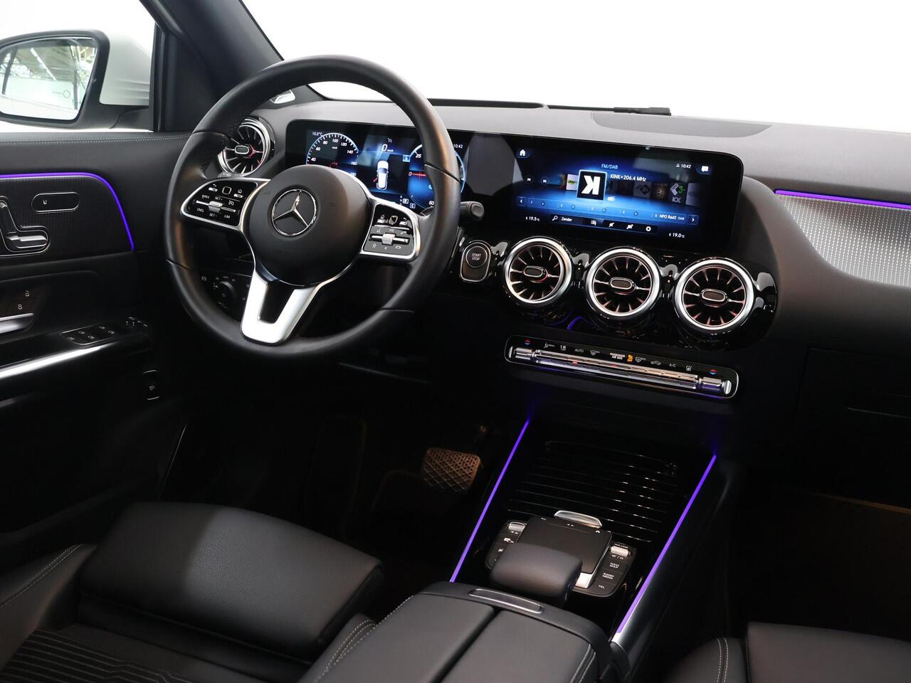 Mercedes-Benz EQA 250 Business Solution Luxury 67 kWh Head Up | Originele trekhaak | Memory pack | Panorama | 360* Camera