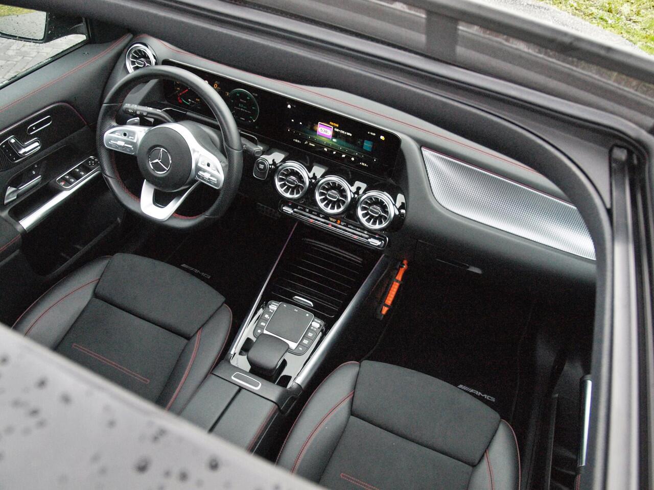 Mercedes-Benz EQA 250 Business Solution AMG 67 kWh | SOH 97% | Panoramadak | Head-Up Display | 360 Camera | Sfeerverlichting | NL-Auto |