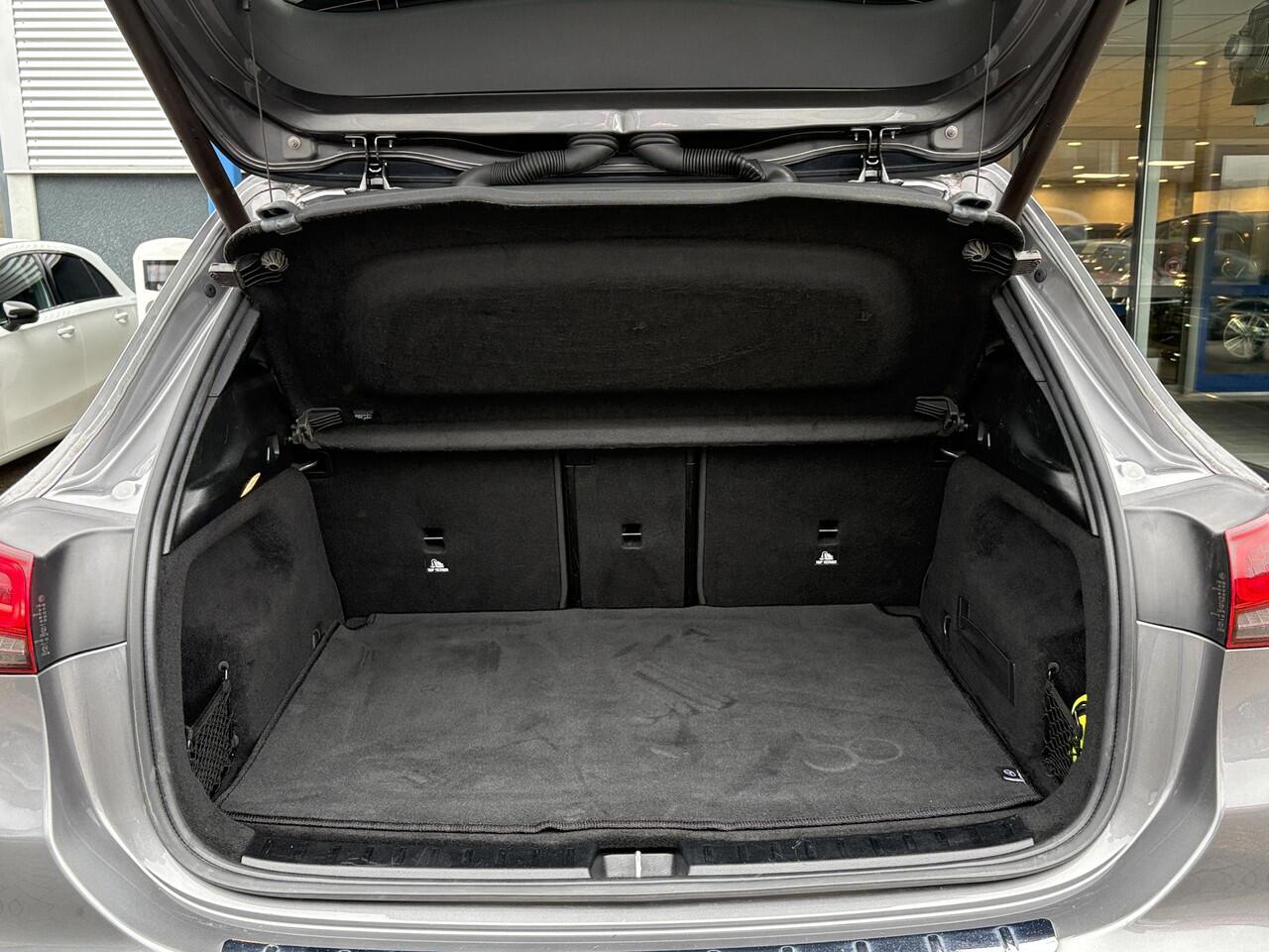 Mercedes-Benz EQA 250 Business Solution Luxury 67 kWh | 95% SOH | Wegklapbare Trekhaak | Panoramadak | Stoelverwarming | Elek. Kofferklep |