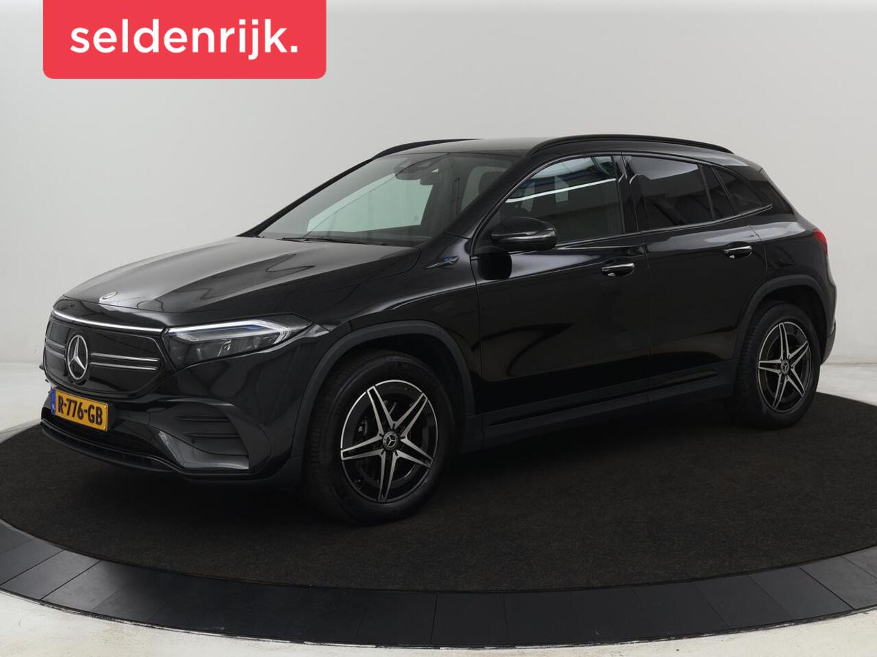 Mercedes-Benz EQA 250 AMG 67kWh | Trekhaak | Carplay | Head-Up | Stoelverwarming | Memory | Keyless | Navigatie | Leder/Alcantara | Sfeerverlichting | Widescreen | Full LED | Park Assist