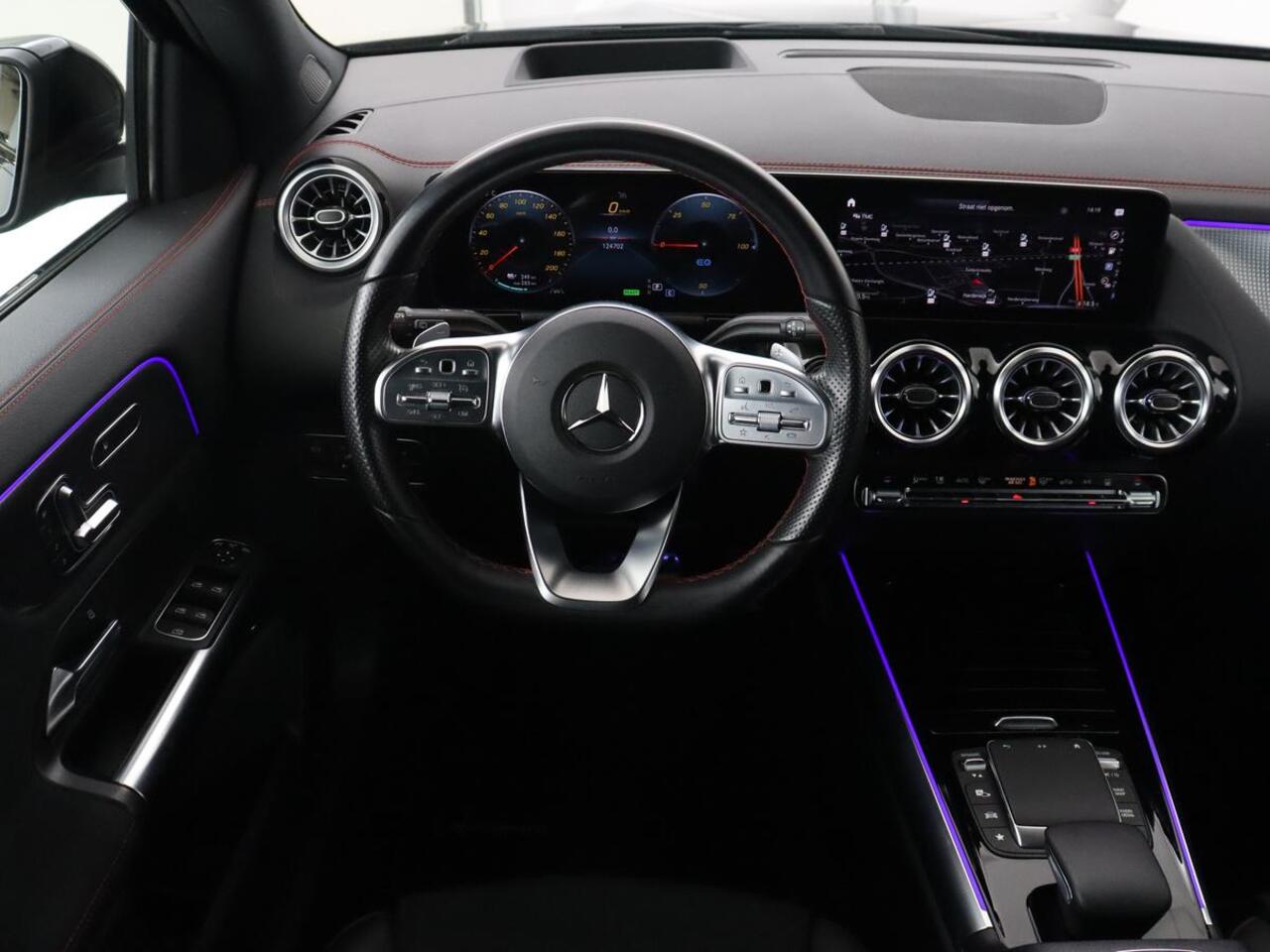 Mercedes-Benz EQA 250 AMG 67kWh | Trekhaak | Carplay | Head-Up | Stoelverwarming | Memory | Keyless | Navigatie | Leder/Alcantara | Sfeerverlichting | Widescreen | Full LED | Park Assist