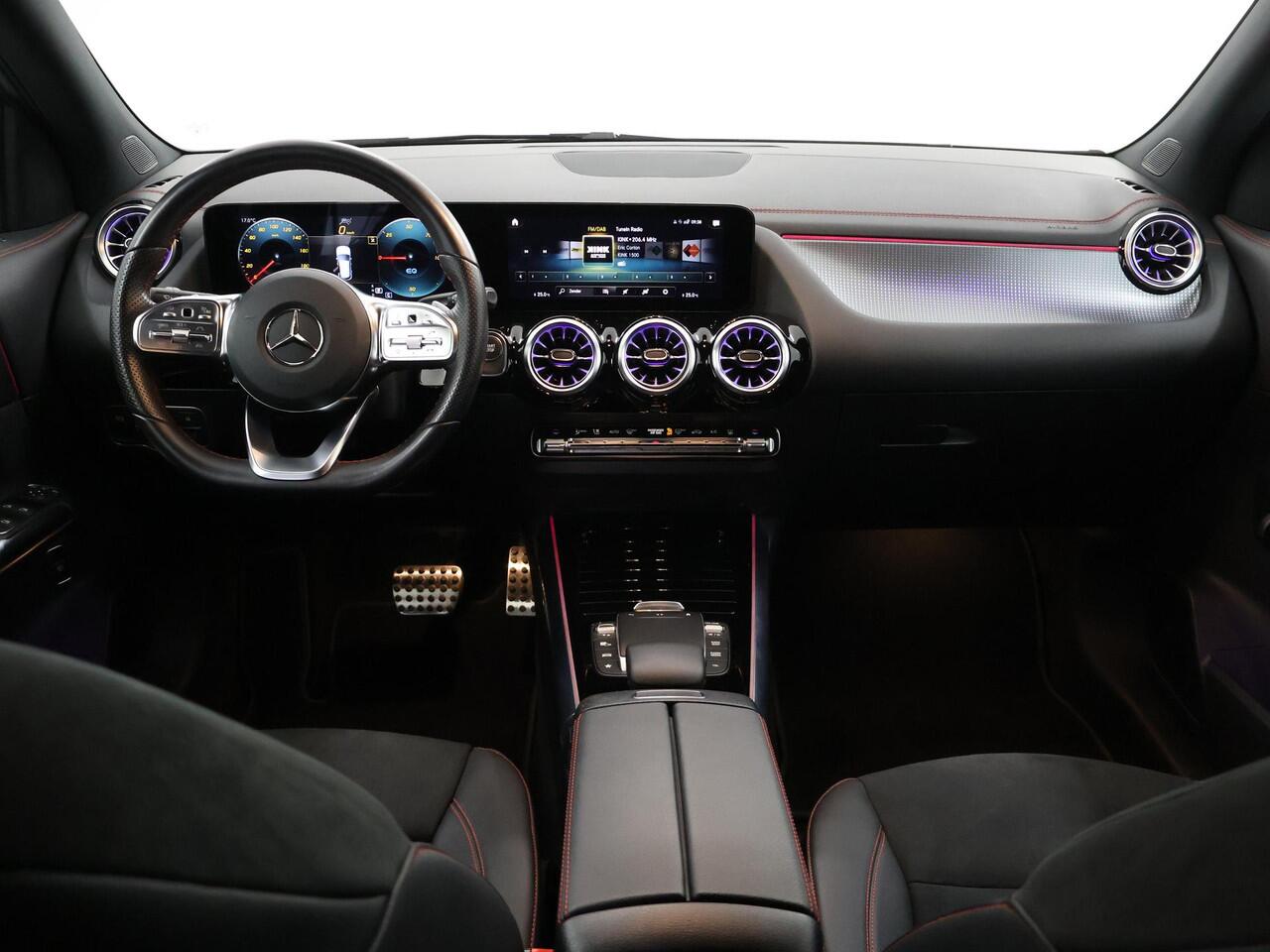 Mercedes-Benz EQA 350 4MATIC Electric Art 67 kWh | Trekhaak | Night | Stoelverwarming | Sfeerverlichting |