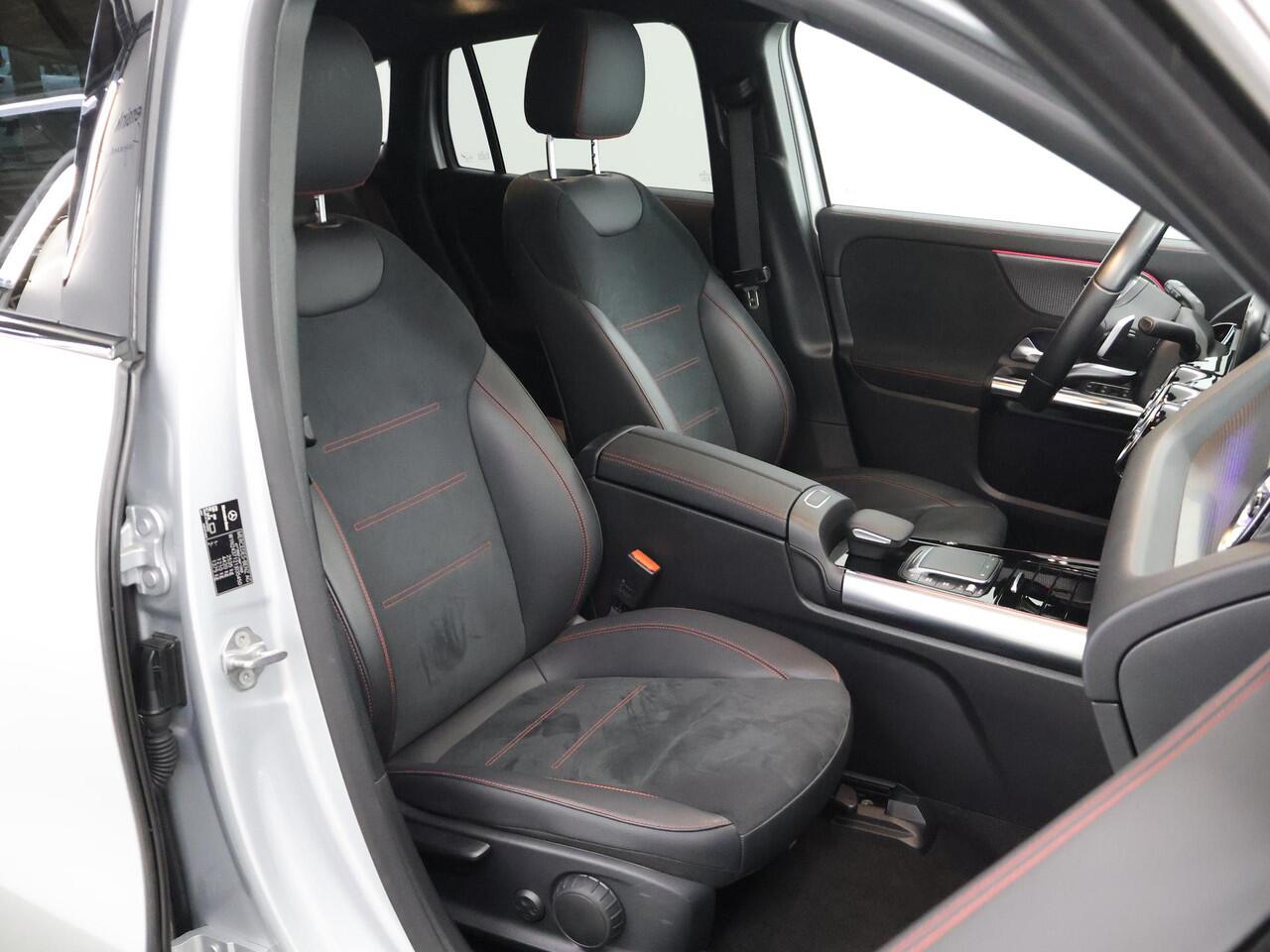 Mercedes-Benz EQA 350 4MATIC Electric Art 67 kWh | Trekhaak | Night | Stoelverwarming | Sfeerverlichting |