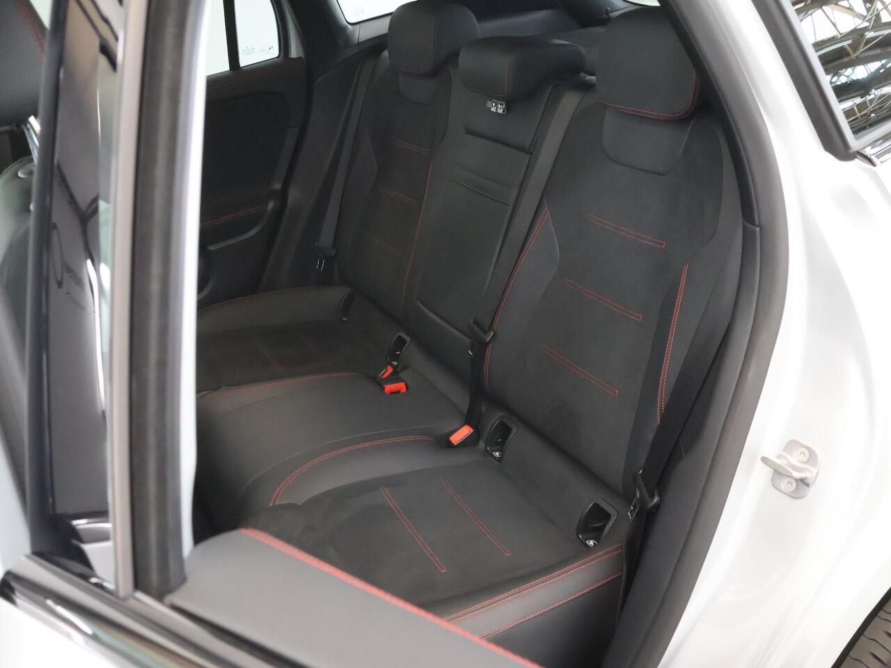 Mercedes-Benz EQA 250+ Sport Edition 71 kWh | AMG | Night | Panoramadak | Rijassistentiepakket |