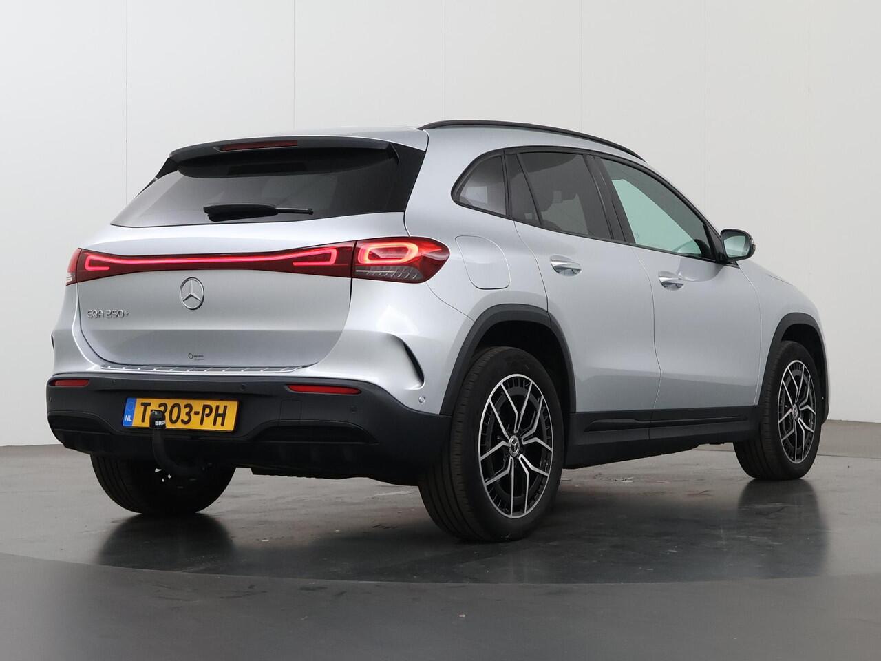 Mercedes-Benz EQA 250+ Sport Edition 71 kWh | AMG | Night | Panoramadak | Rijassistentiepakket |