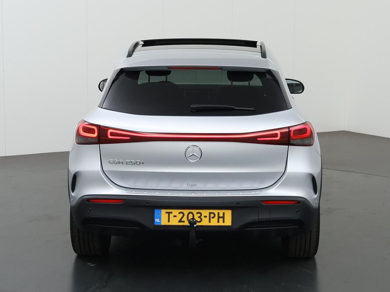 Mercedes-Benz EQA 250+ Sport Edition 71 kWh | AMG | Night | Panoramadak | Rijassistentiepakket |