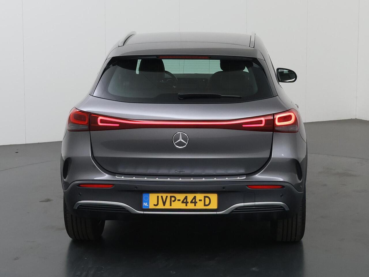 Mercedes-Benz EQA 250 67 kWh | AMG | Stoelverwarming | Sfeerverlichting | Achteruitrijcamera |