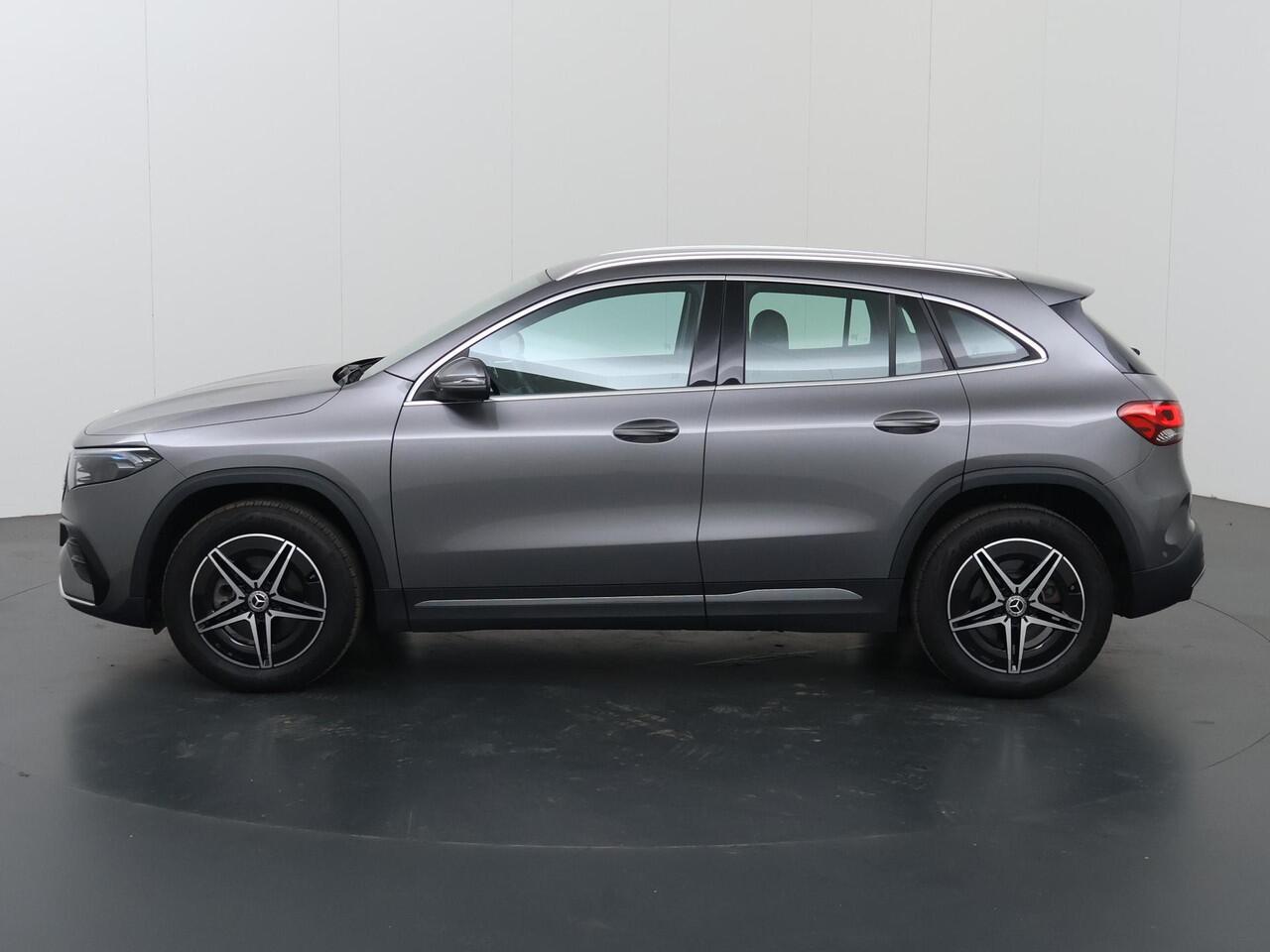 Mercedes-Benz EQA 250 67 kWh | AMG | Stoelverwarming | Sfeerverlichting | Achteruitrijcamera |