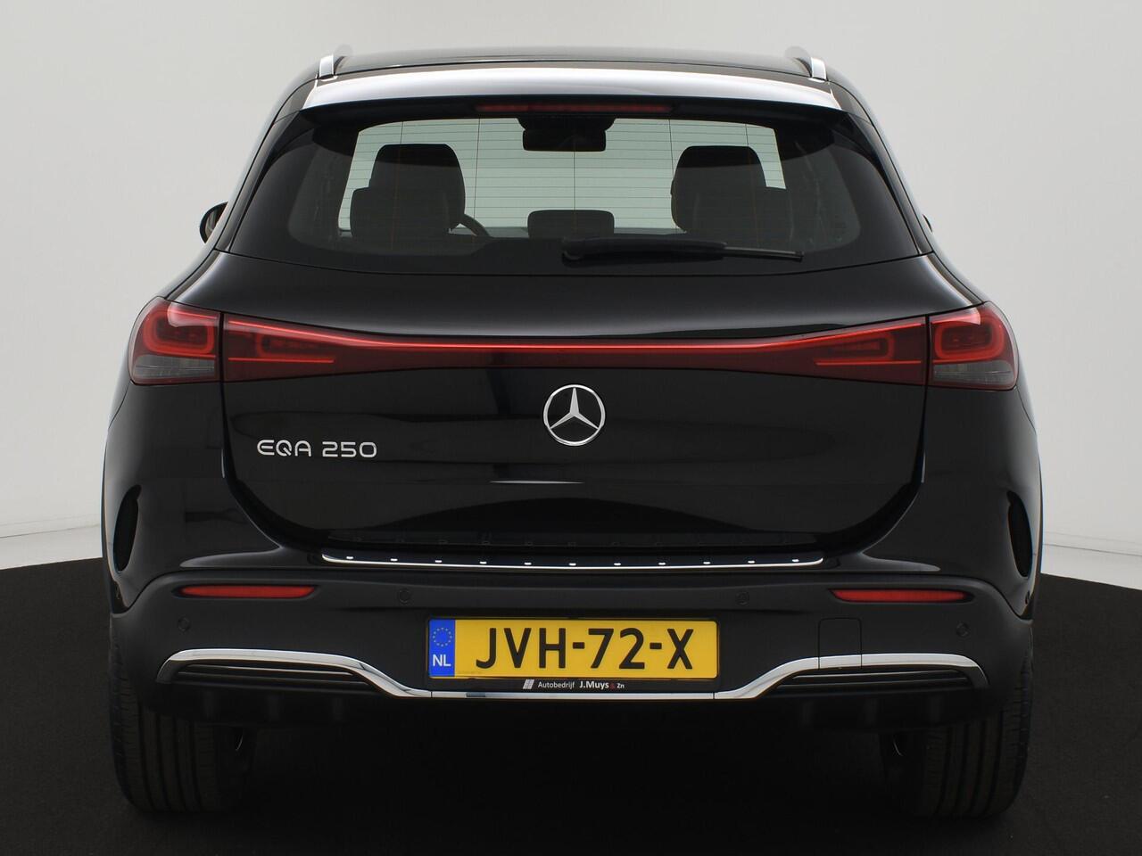 Mercedes-Benz EQA 250 AMG Line 67 kWh NAVI|BLIS|ELEK.ACHTERKLEP|STOELVERW|LED|CAMERA|APPLECARPLAY