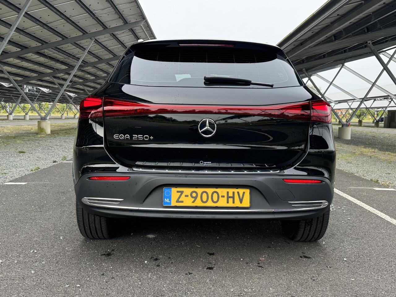 Mercedes-Benz EQA 250+ Business Edition 71 kWh | Facelift | Parkeercamera | Trekhaak | Apple carplay | Sfeerverlichting | Stoelverwarming |