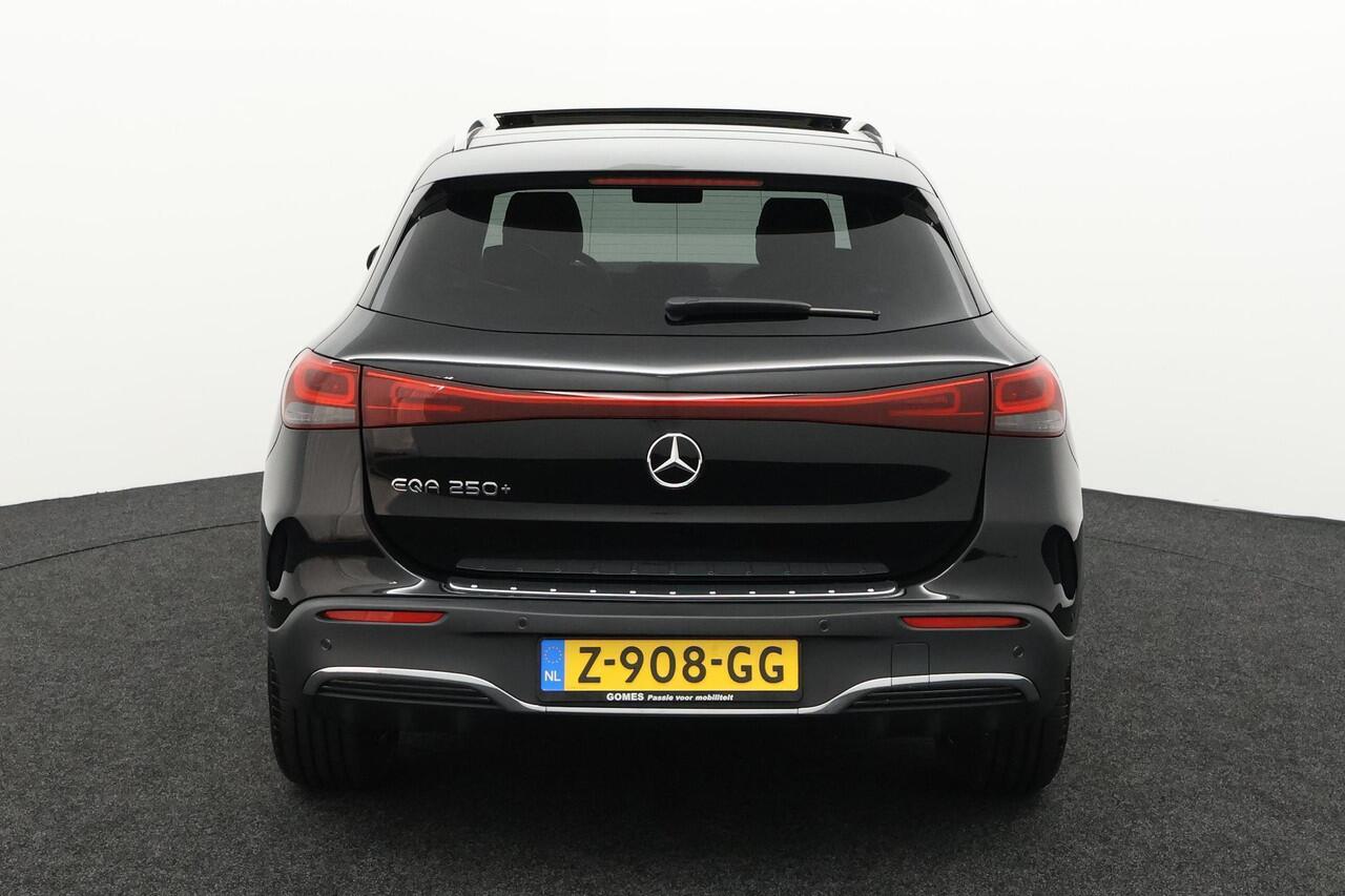 Mercedes-Benz EQA 250+ | Panoramadak | Trekhaak | 360° Camera | AMG Line | Business Plus | Dodehoekassistent | Apple CarPlay | Android Auto | Elektrisch Verstelbare Voorstoelen + Memory | Stoelverwarming | Sfeerverlichting