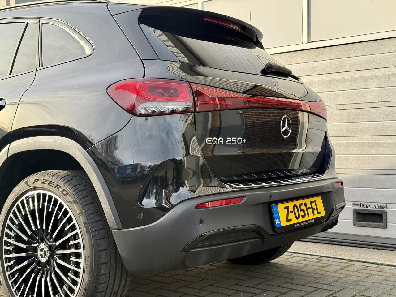 Mercedes-Benz EQA 250+ Business Edition | AMG | Nightpakket | Business Plus | Panoramadak | 360° Camera | Sfeerverlichting | Rijassistentiepakket | Memorystoelen Verwarmd | Trekhaak | Apple & Android Carplay