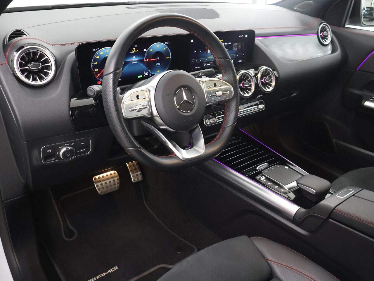 Mercedes-Benz EQA 250+ AMG Night 71 kWh | Panoramadak | Premium pakket | Advanced audio | Keyless-Go | Draadloos telefoon laden |