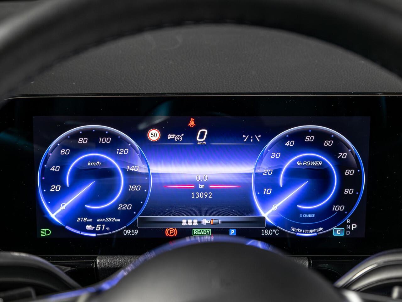 Mercedes-Benz EQA 350 4MATIC Luxury Line 67 kWh Panorama dak