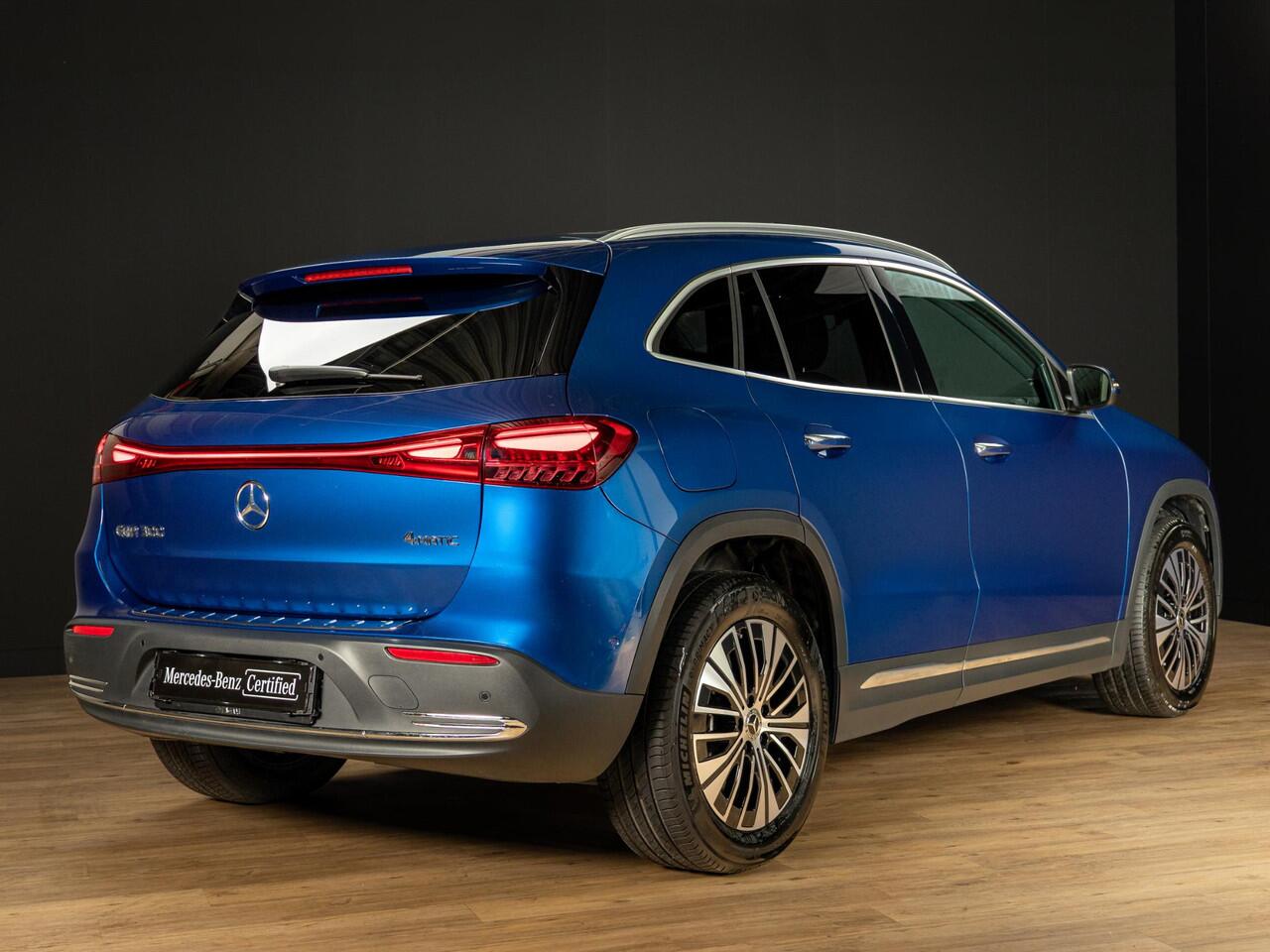 Mercedes-Benz EQA 300 4MATIC Luxury Line 71 kWh Panorama dak | Trekhaak | Memory pakket