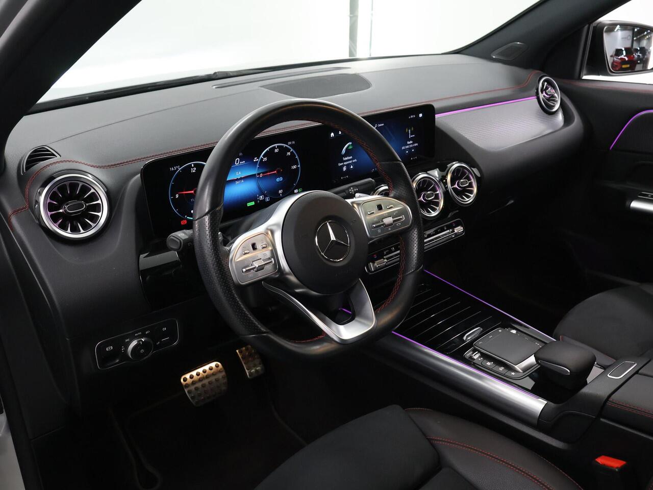 Mercedes-Benz EQA 250+ AMG Line 71 kWh | Night | Panoramadak | Sfeerverlichting | Draadloos telefoonladen | Stoelverwarming |