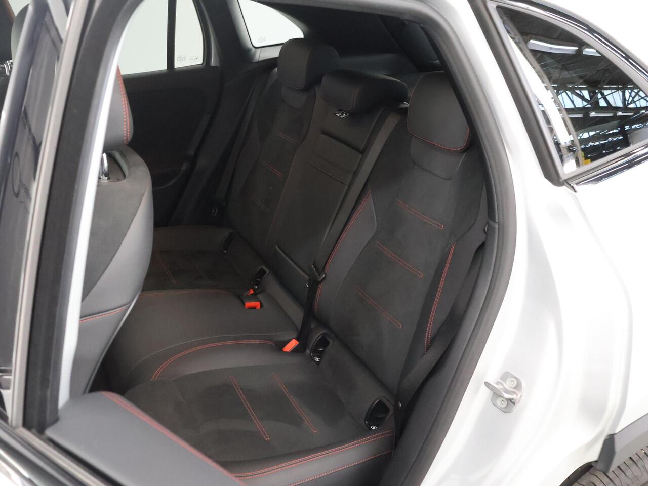 Mercedes-Benz EQA 250+ AMG Line 71 kWh | Night pakket | Stoelverwarming | Widescreen | Sfeerverlichting |